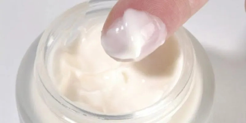 Mỹ phẩm trắng da